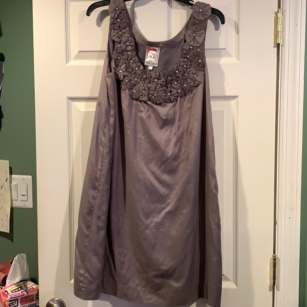 Gray sleeveless dress